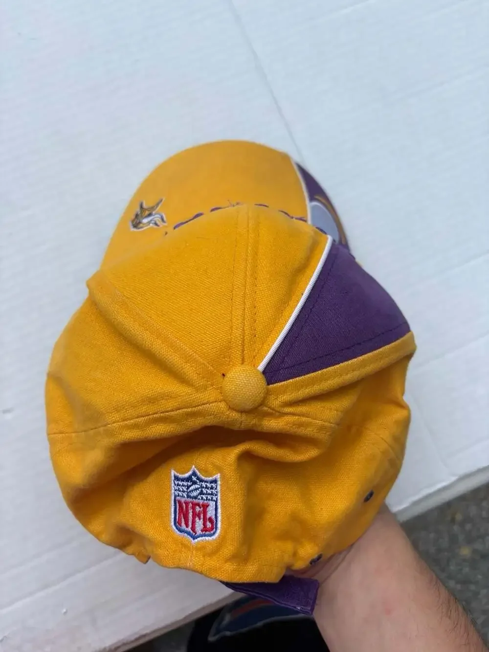 Vintage Reebok Minnesota Vikings NFL Pro Line Strapback Hat - Picture 6 of 6